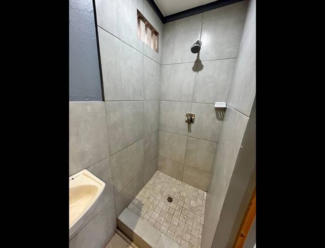 1 BEDROOM ROOM TO LET IN MANOR GARDENS